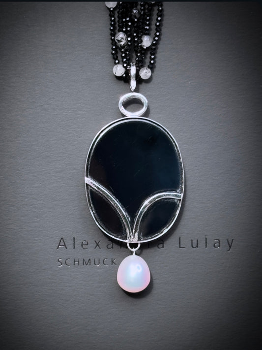 Halsschmuck mit Gemme und Südseeperle