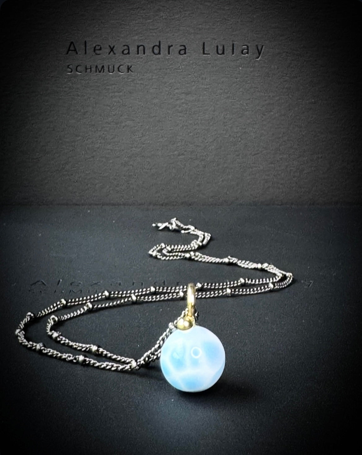 Halsschmuck mit Larimar Kugel