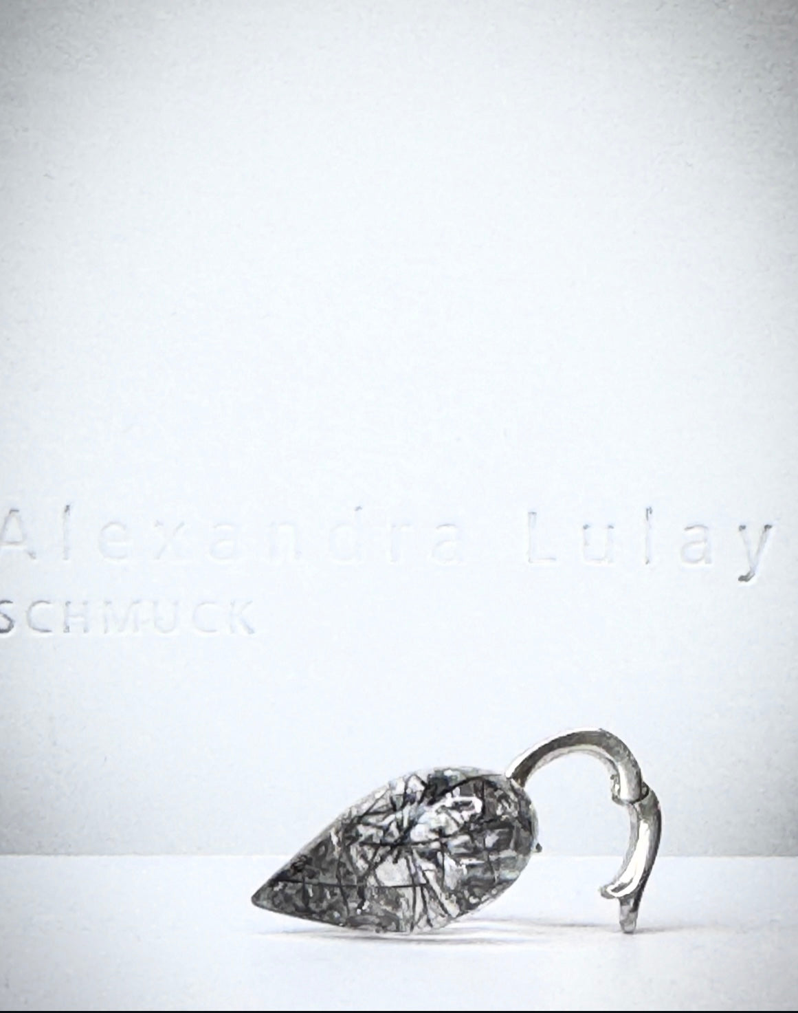 Halsschmuck mit Herz aus Turmalin-Quarz
