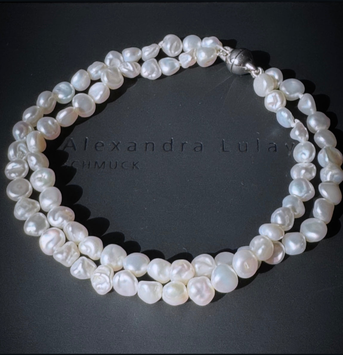 Armschmuck mit Perlen