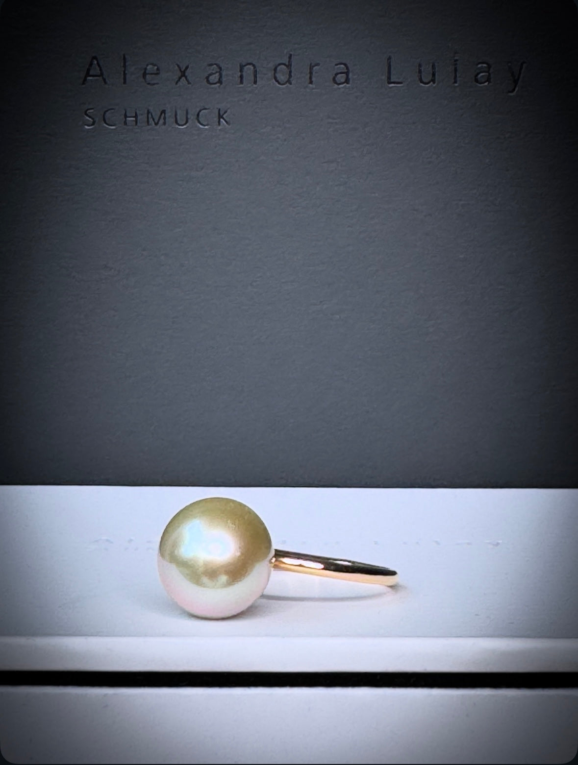 Ring mit hellgrüner Tahitiperle
