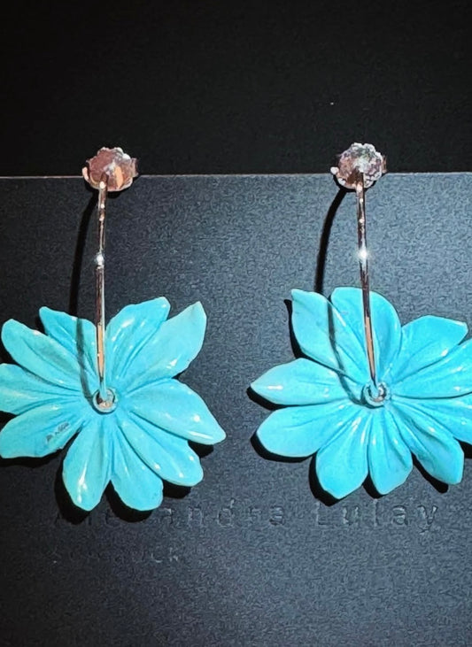Ohrschmuck mit Türkisblüten