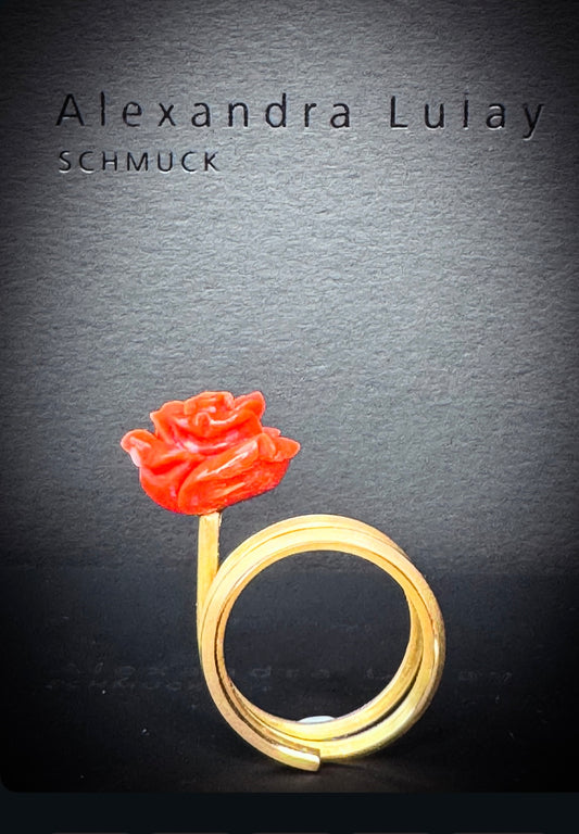 Ring mit orange-roter Korallrose