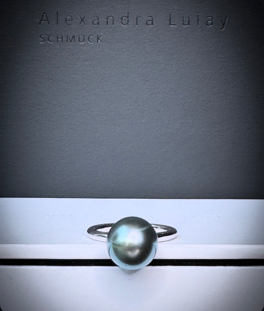 Ring mit dunkelgrüner Tahitiperle