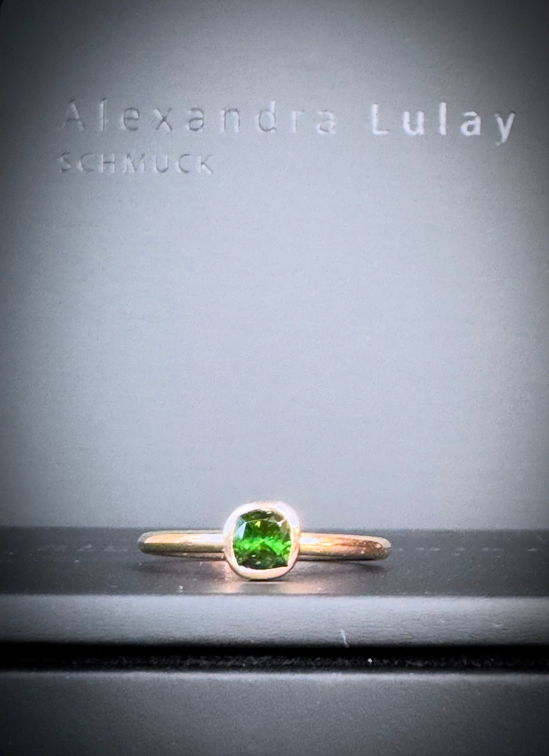 Ring mit dunkelgrünem Turmalin