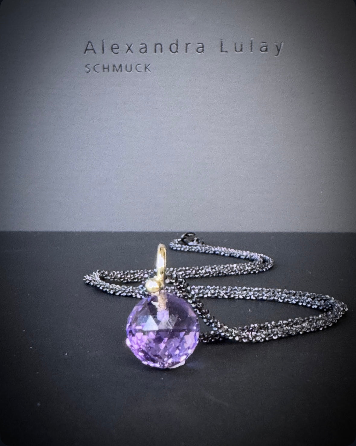 Halsschmuck mit Amethyst-Kugel