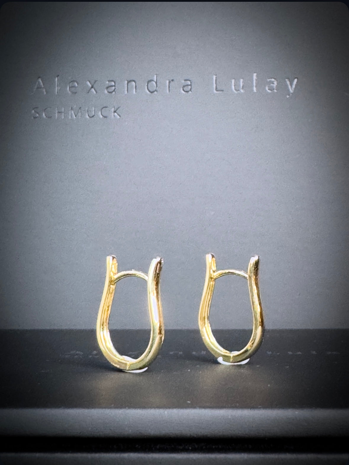 Gelbgoldcreolen in U-Form