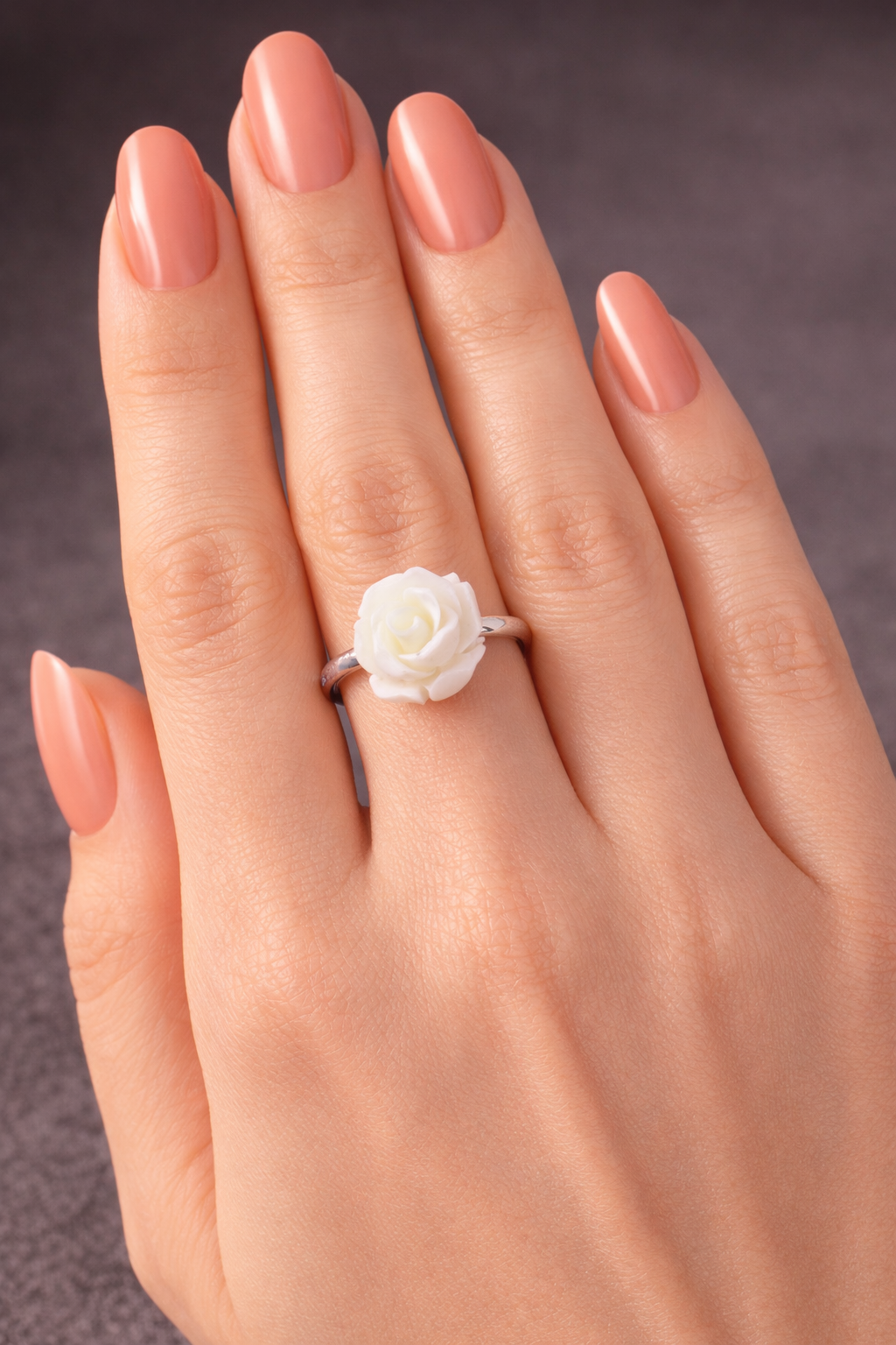 Ring mit weißer Korallrose